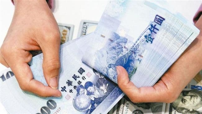 大盤比我月薪高　戳爆上班族痛點引共鳴