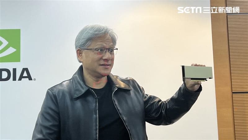 黃仁勳拋3年後驚人預測！外媒勸快買輝達