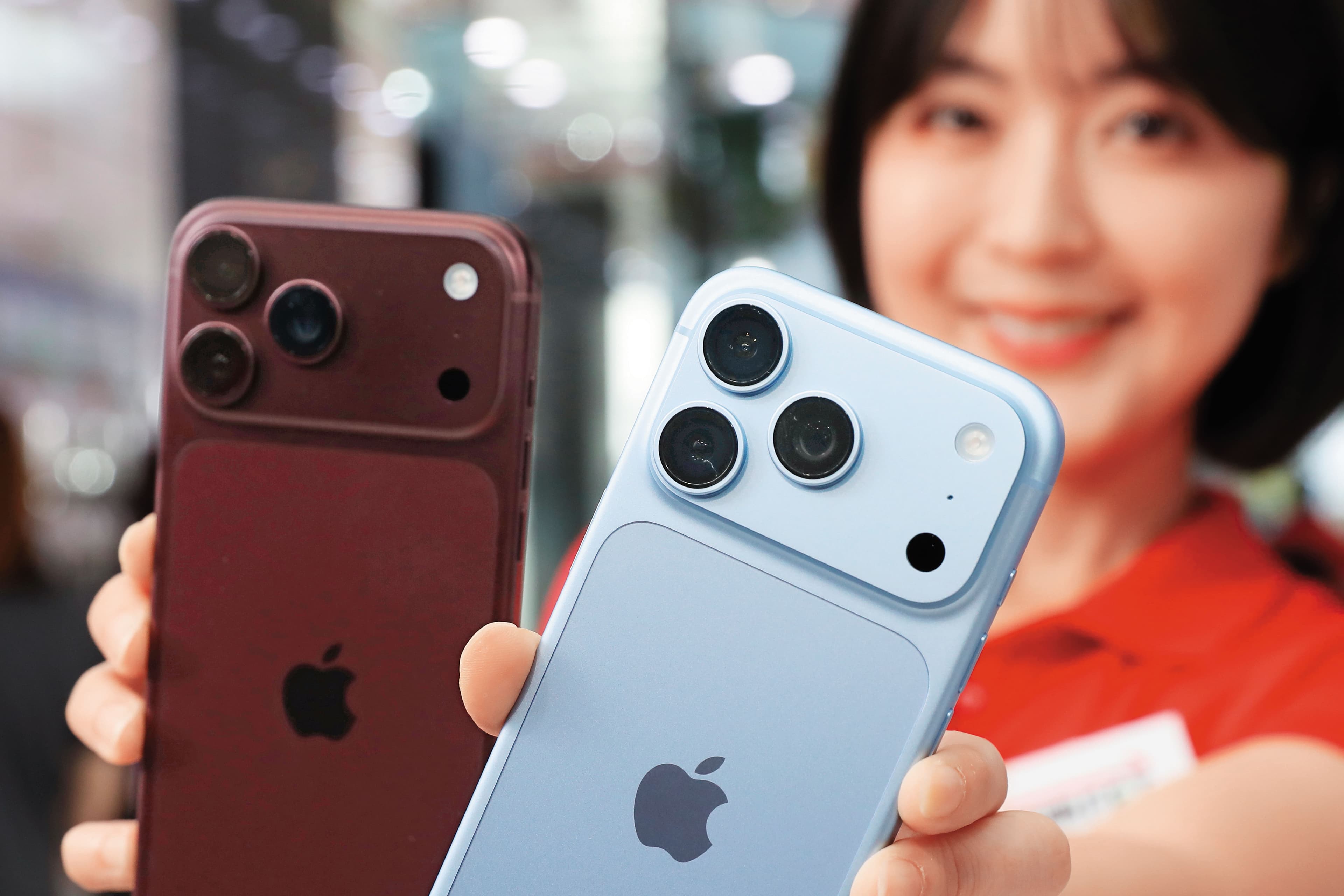 受惠iPhone新手機開賣挹注,大立光今年前7個月每股盈餘高達96.29元。