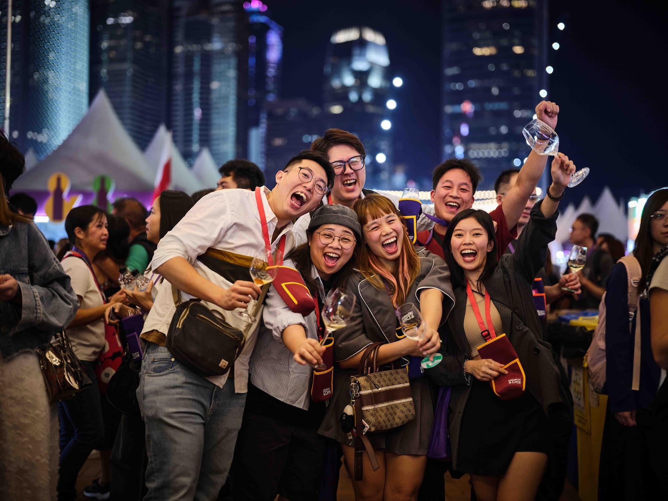 三五好友可在現場感受輕鬆歡樂的味覺盛宴。（香港旅遊發展局提供）