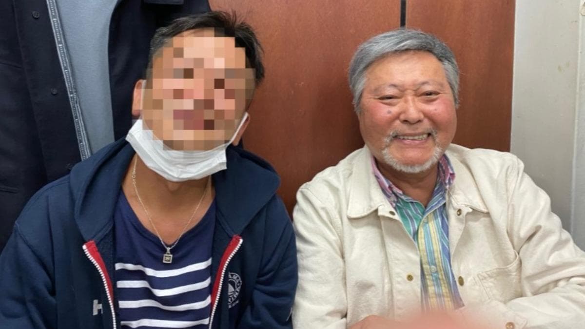 小倉智昭（右）上個月才剛接受採訪，現身節目分享目前生活點滴，當時氣色看起來不錯。（翻攝自X）