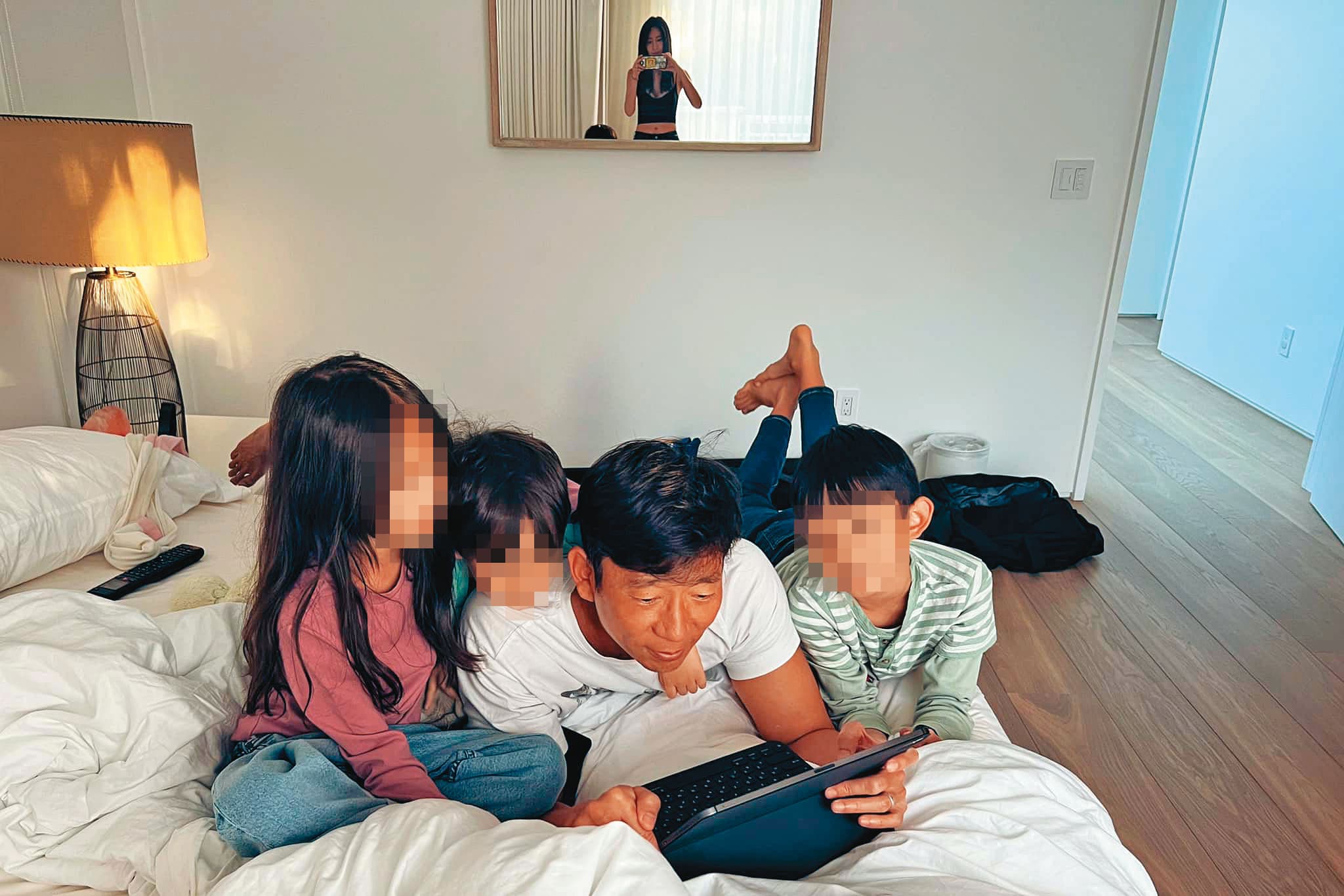 隋棠常在臉書po出一家5口同框照，拍攝地點就是台北大直的住家。（翻攝隋棠臉書）