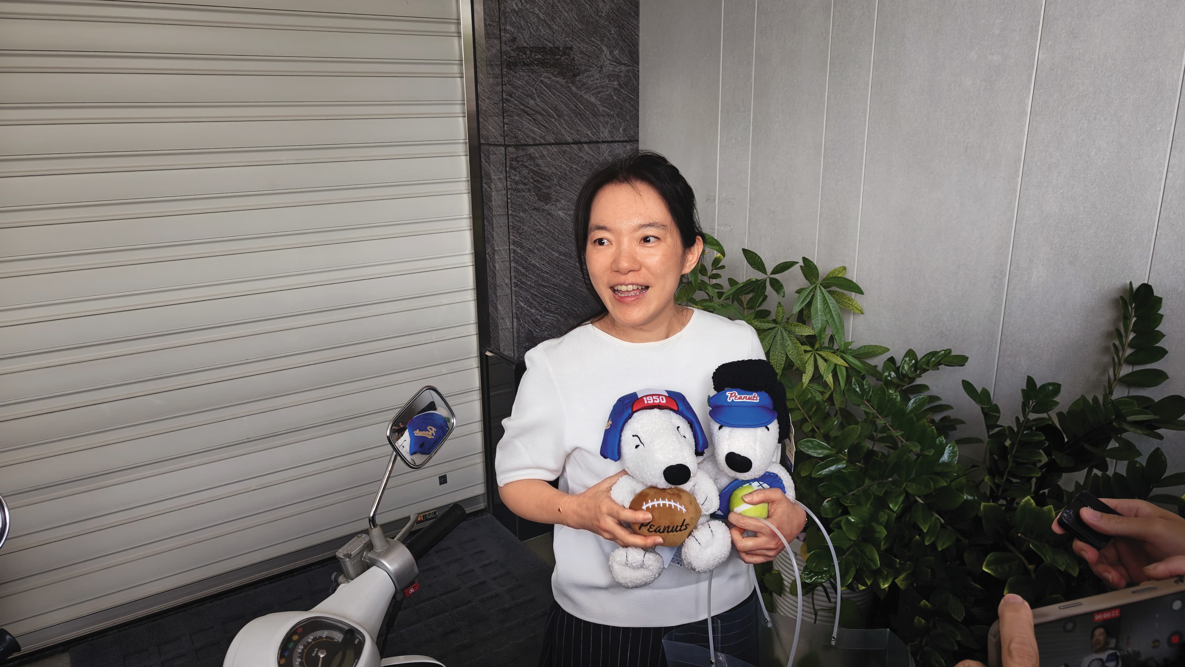 陳幸妤與前夫趙建銘離婚風波延燒，有人致贈史努比玩偶為她打氣。