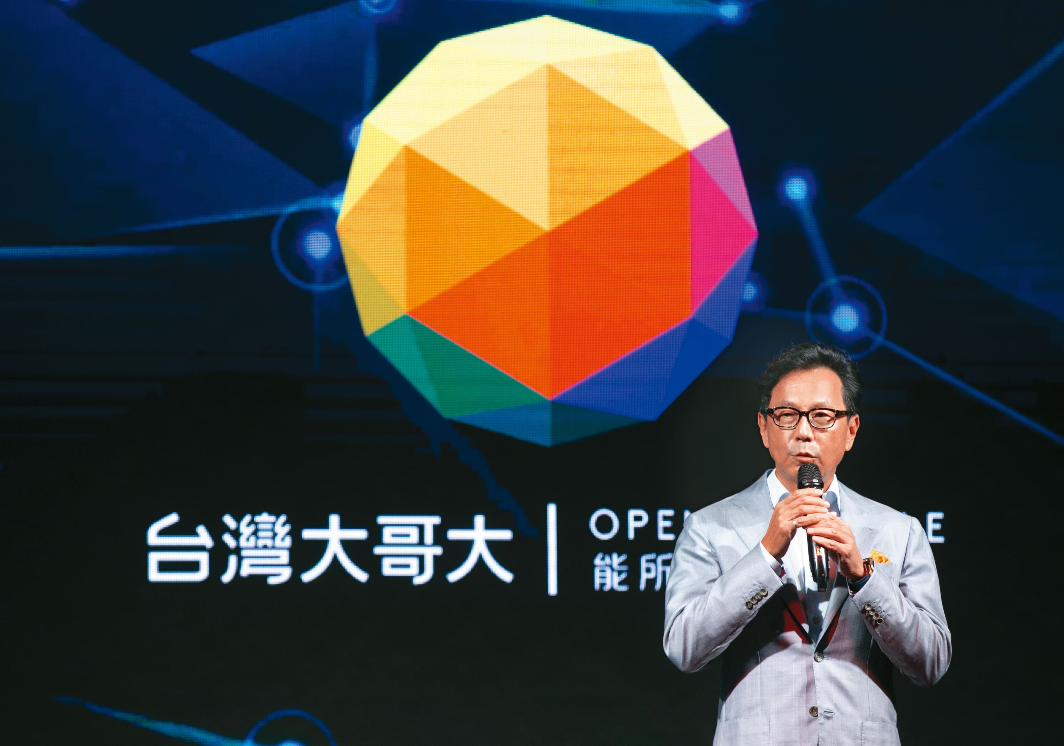 台灣大董事長蔡明忠的下一個目標,就是推動凱擘併入台灣大版圖。