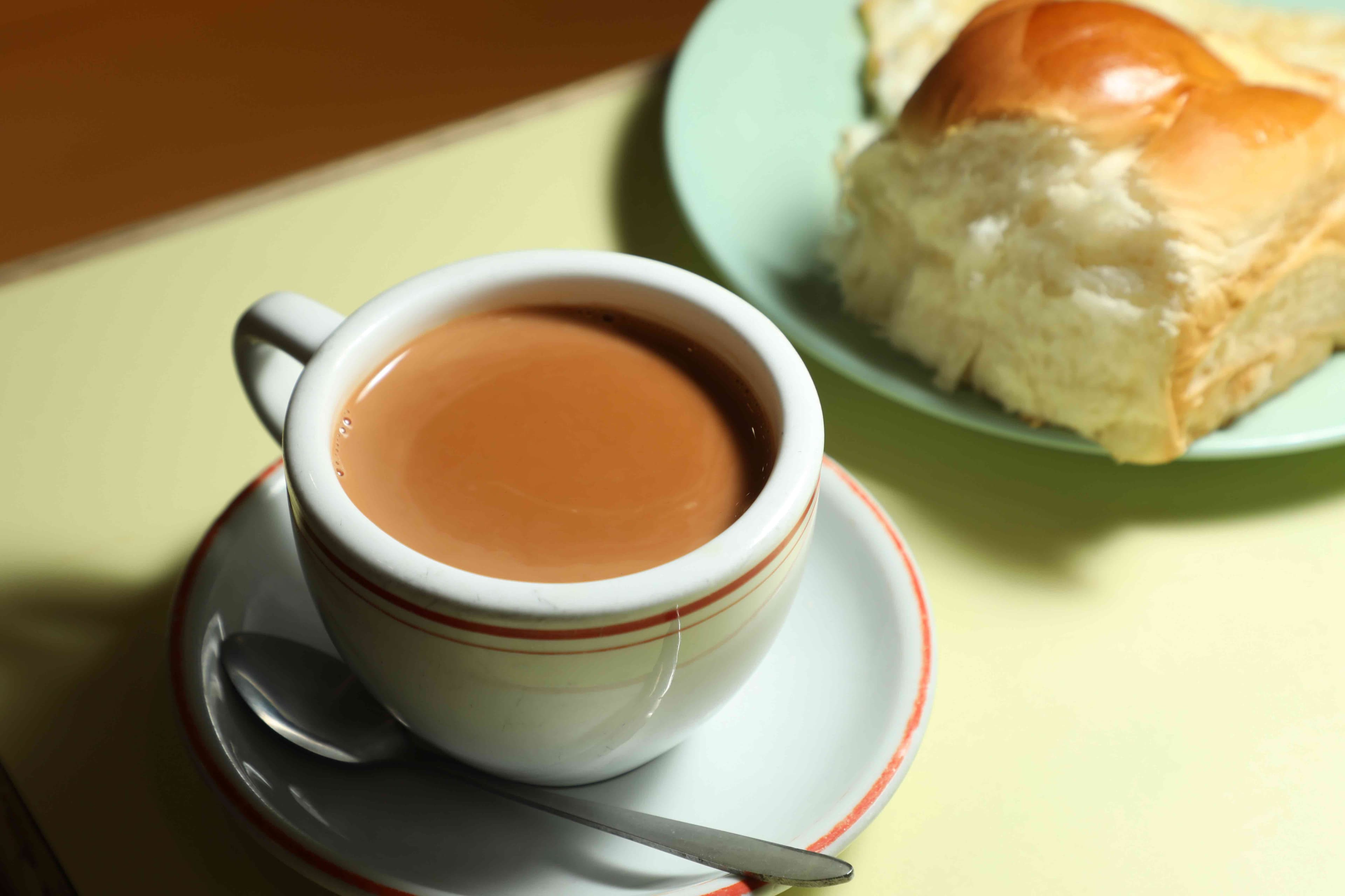 金園的奶茶以2至3種茶葉調配茶膽，茶味香氣明顯。（港幣21元／杯，約NT$86）