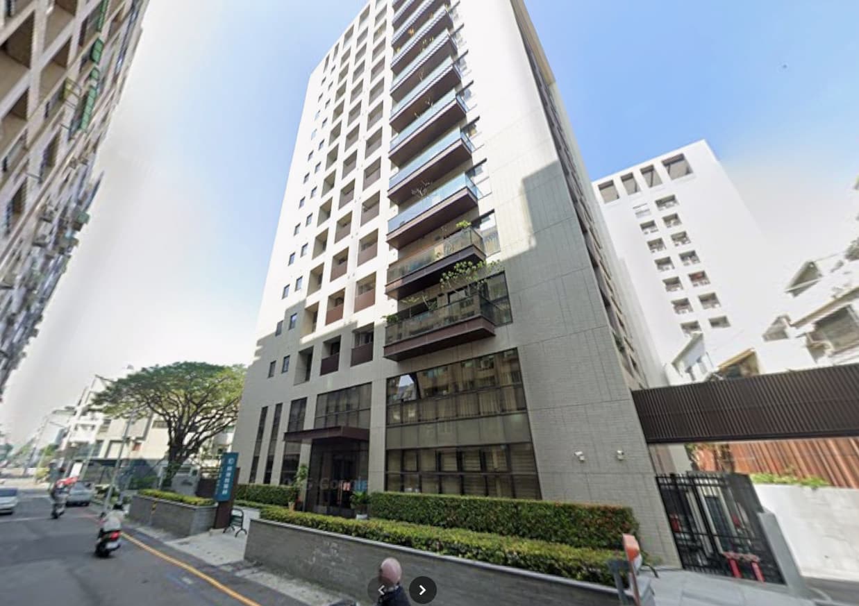 許芊芊原本住在趙建銘診所樓上,目前已搬走。(翻攝Google Maps)