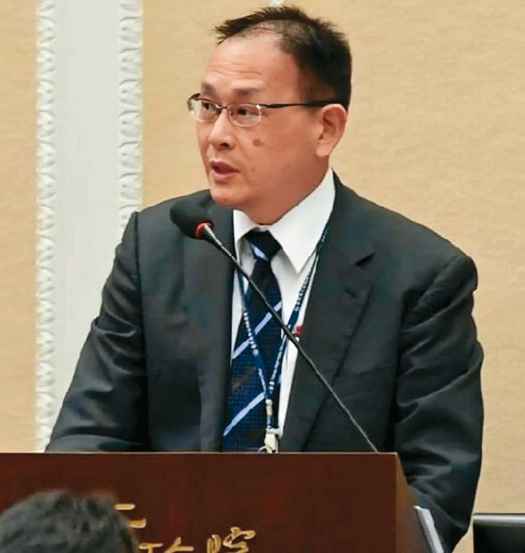 曾任台灣高檢署檢察官、致力推行數位採證的律師王捷拓，說萬萬沒有想到後來的檢察官可以不用搜索票就進行數位採證。（翻攝畫面）