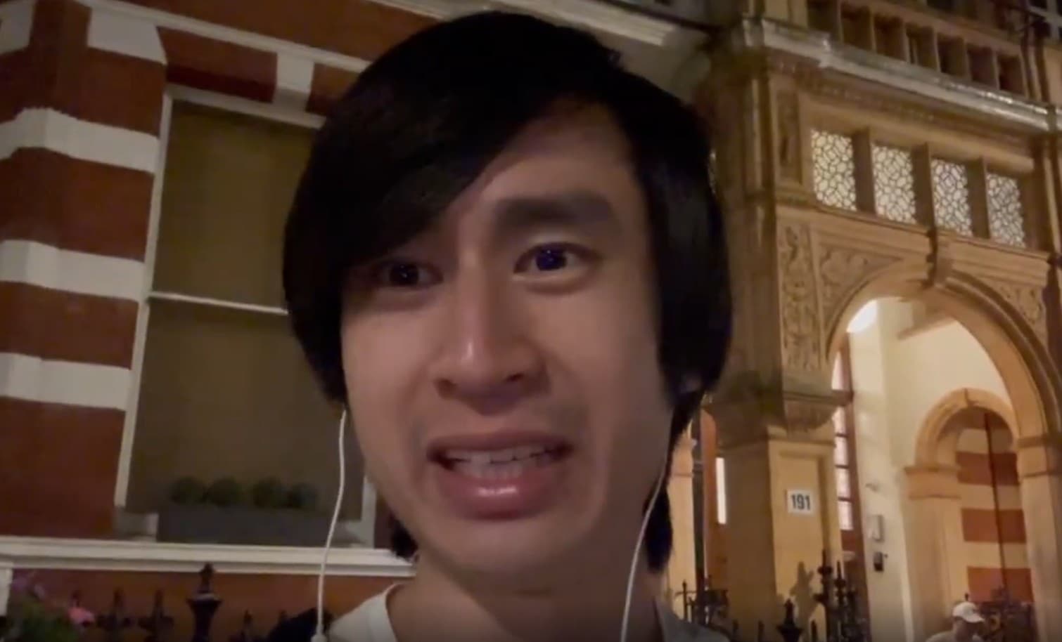 陳懷璞在倫敦的青年旅館入住期間，存有珍貴探險紀錄的硬碟卻遭竊，目前已向警方報案。（陳懷璞提供）