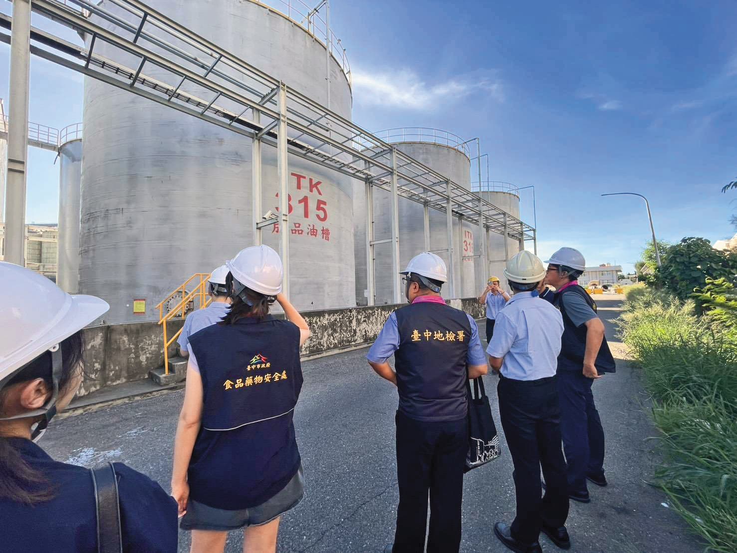 台中地檢署火速查扣中聯油脂製程數據及黃豆進口單據，並約談多人了解致癌物超標原因。（中檢提供）